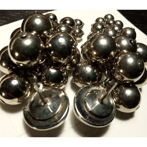 VINTAGE Silver Tone Grape Vine Cluster Dangle Earrings Pierced Ear Post Metallic - Picture 9 of 11